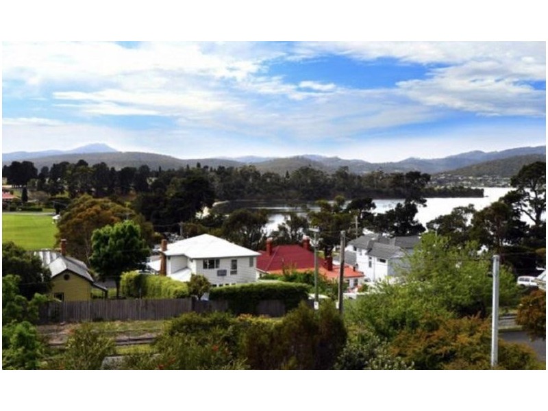 6 Bellevue Parade, New Town TAS 7008