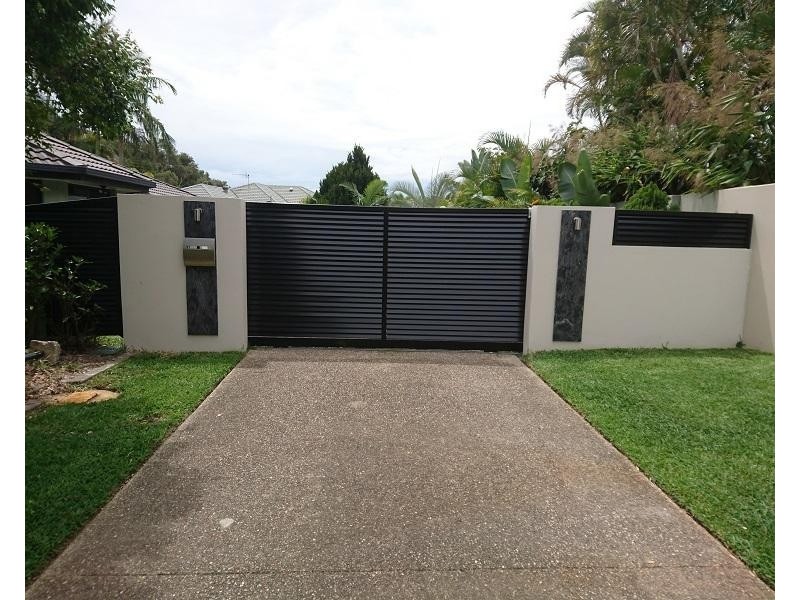 3 Deal Cove, Arundel QLD 4214