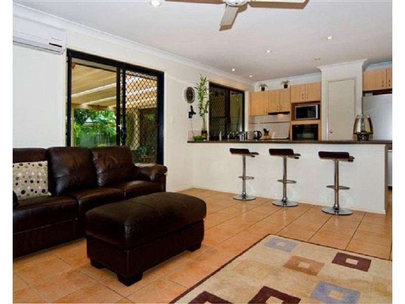 3 Deal Cove, Arundel QLD 4214