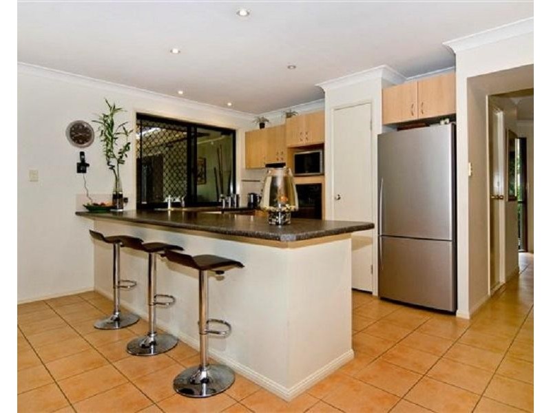 3 Deal Cove, Arundel QLD 4214