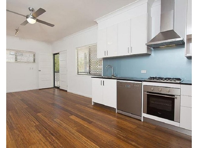 * Riding Road, Hawthorne QLD 4171