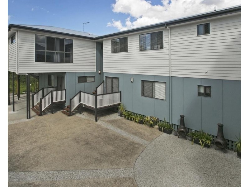 * Riding Road, Hawthorne QLD 4171