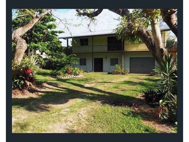 9 Butler Road, Bingil Bay QLD 4852