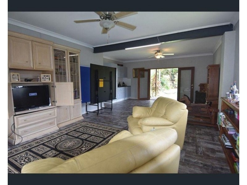 9 Butler Road, Bingil Bay QLD 4852