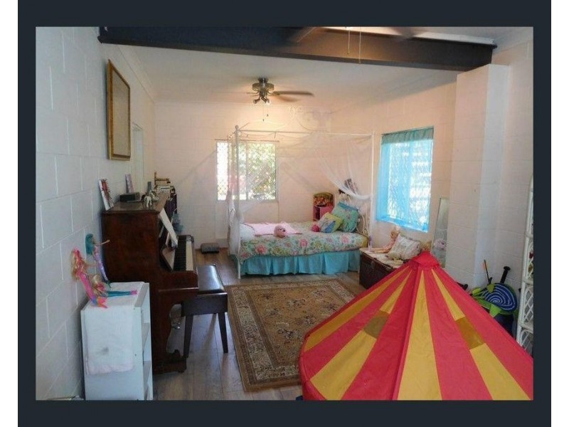 9 Butler Road, Bingil Bay QLD 4852