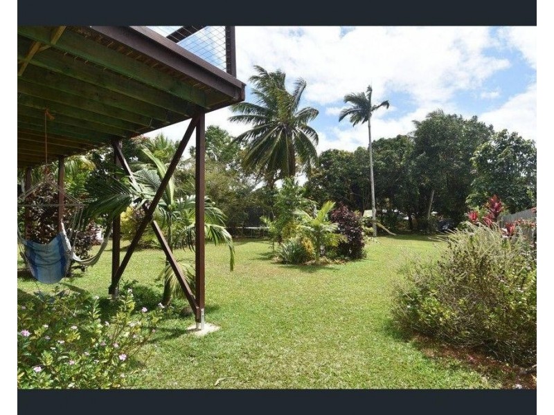 9 Butler Road, Bingil Bay QLD 4852