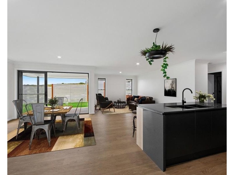 22 Surfers Drive, Lake Cathie NSW 2445