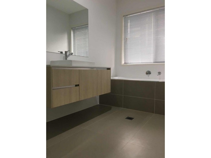 9 Yaldara Street, Gregory Hills NSW 2557