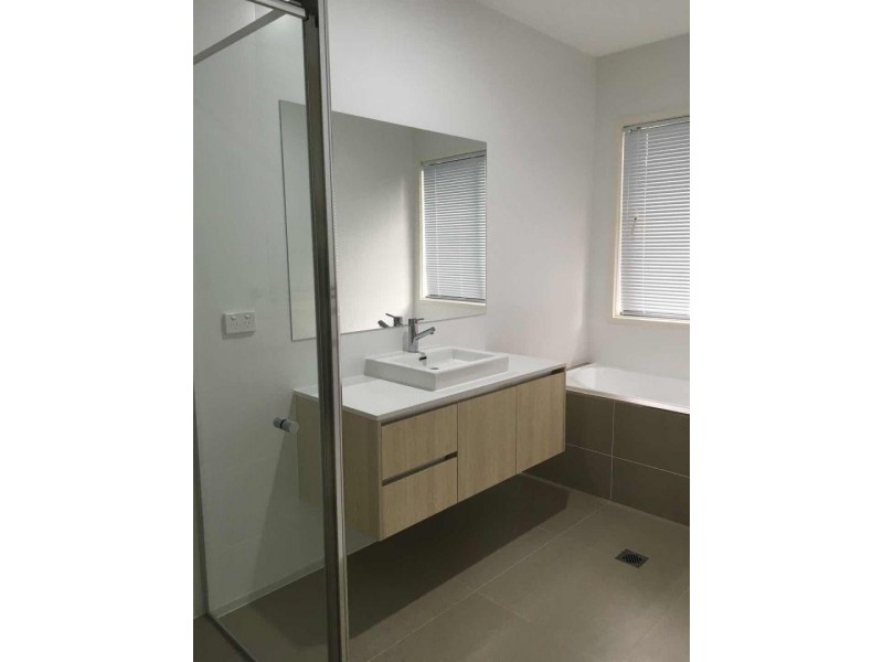 9 Yaldara Street, Gregory Hills NSW 2557