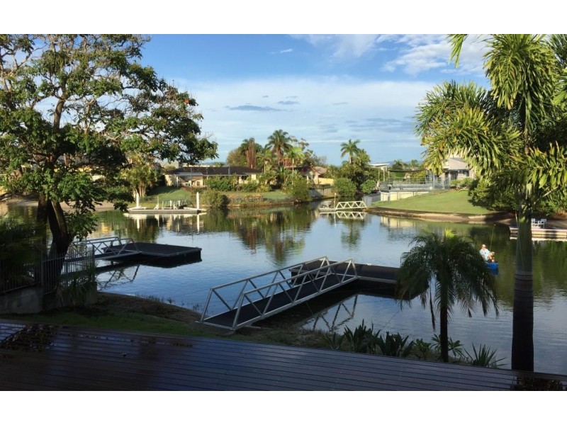 13 La Scala Court, Isle Of Capri QLD 4217