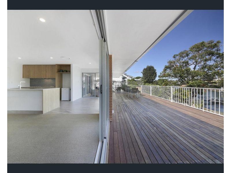 13 La Scala Court, Isle Of Capri QLD 4217