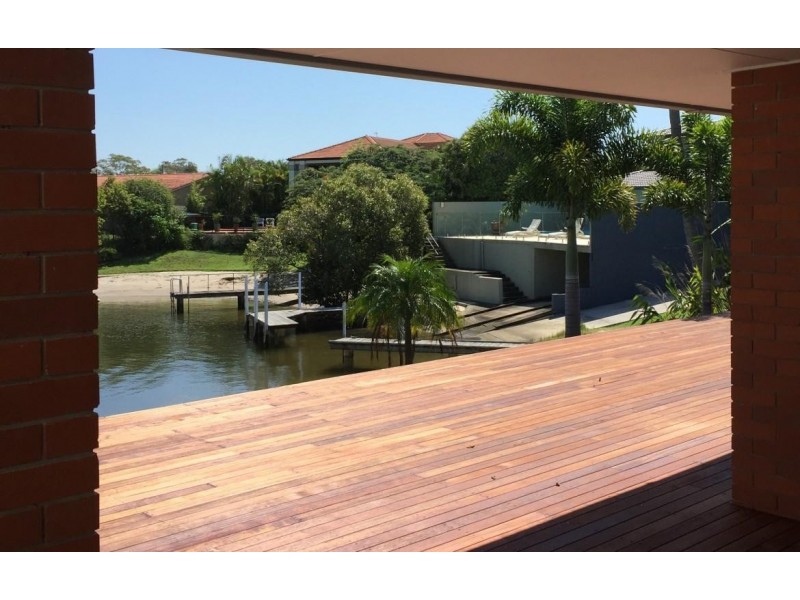 13 La Scala Court, Isle Of Capri QLD 4217
