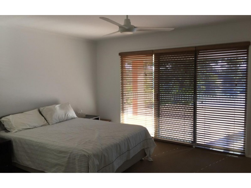13 La Scala Court, Isle Of Capri QLD 4217