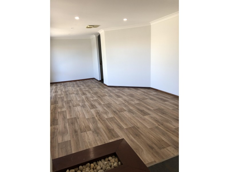 22 Hummingbird Gardens, Ballajura WA 6066