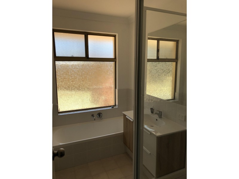 22 Hummingbird Gardens, Ballajura WA 6066