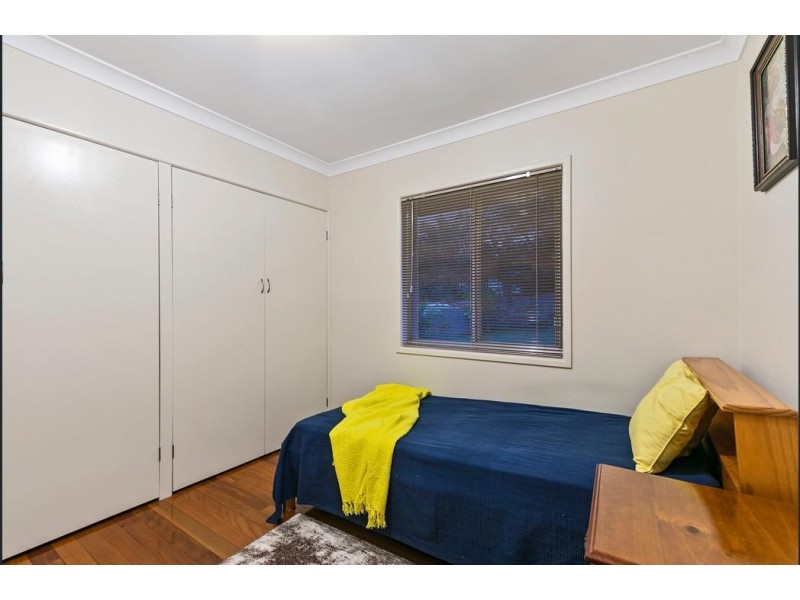 8 Aruma Street, Holland Park West QLD 4121
