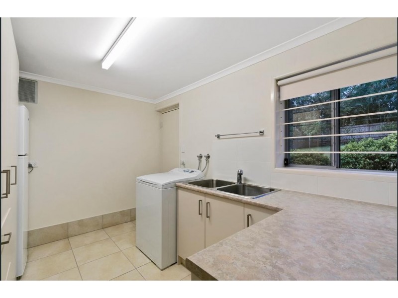 8 Aruma Street, Holland Park West QLD 4121