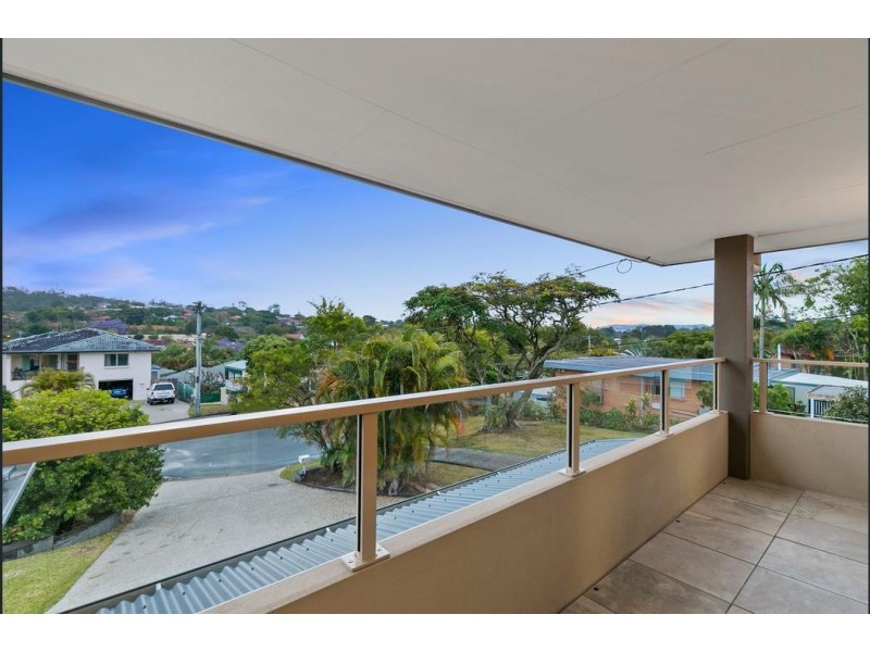 8 Aruma Street, Holland Park West QLD 4121