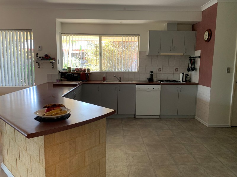 12 Erickson Pass, Ellenbrook WA 6069