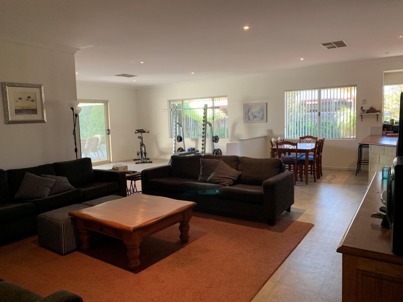 12 Erickson Pass, Ellenbrook WA 6069