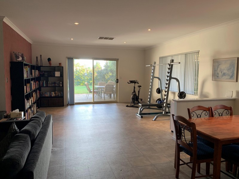 12 Erickson Pass, Ellenbrook WA 6069