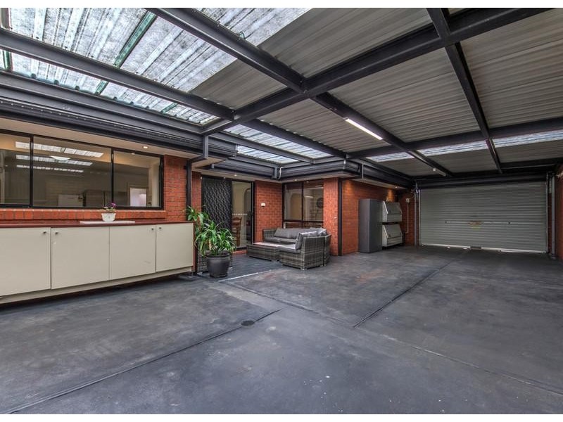 8 Kingsmead Close, Sunshine North VIC 3020