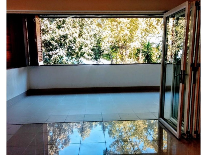 2/23 Amphora Street, Palm Cove QLD 4879