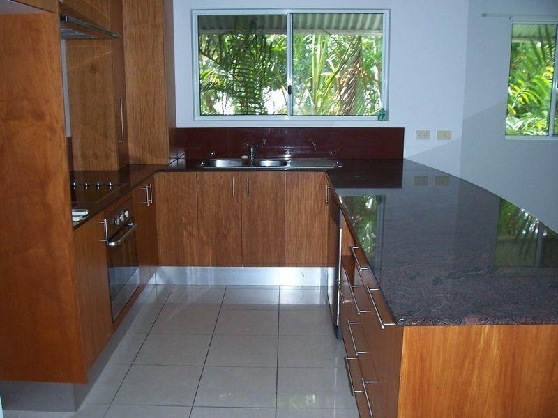 2/23 Amphora Street, Palm Cove QLD 4879