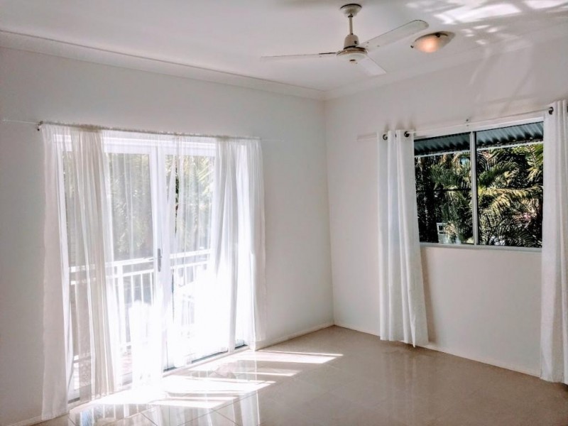 2/23 Amphora Street, Palm Cove QLD 4879