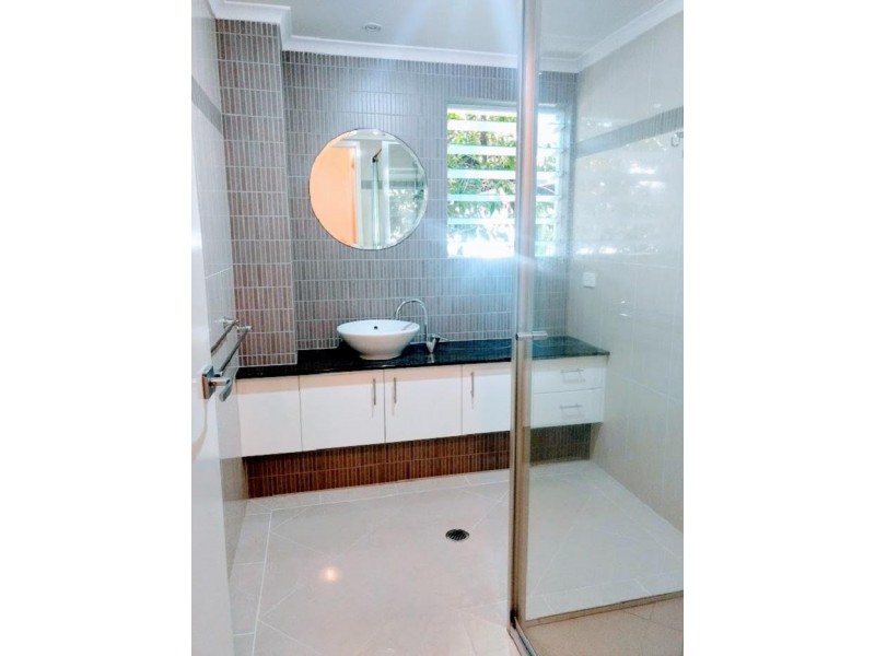 2/23 Amphora Street, Palm Cove QLD 4879