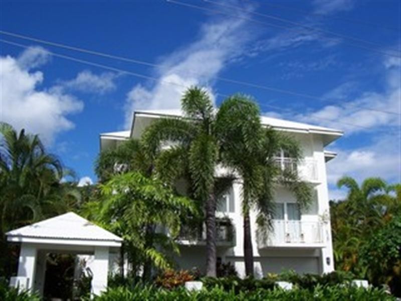 2/23 Amphora Street, Palm Cove QLD 4879