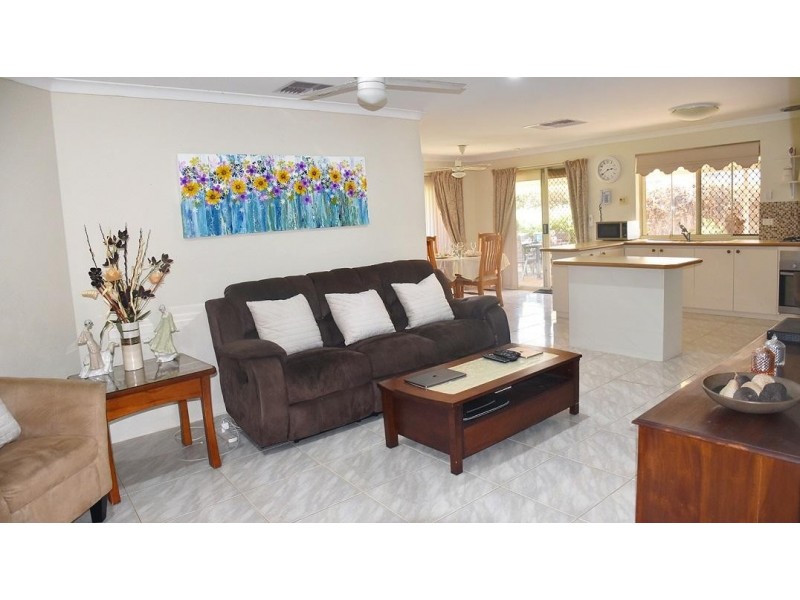 5 Bougainvillea Court, Marangaroo WA 6064