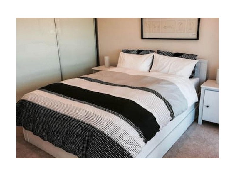 1 Como Crescent, Southport QLD 4215