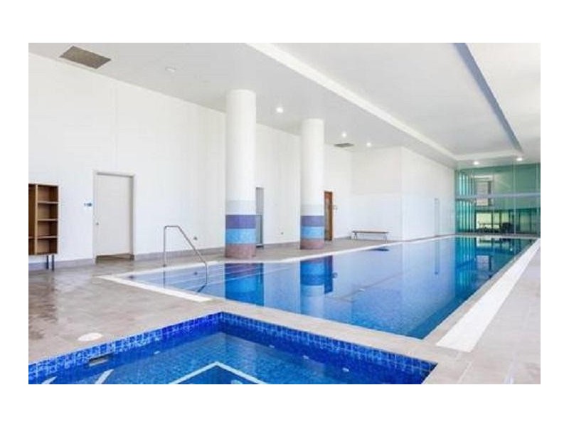 1 Como Crescent, Southport QLD 4215