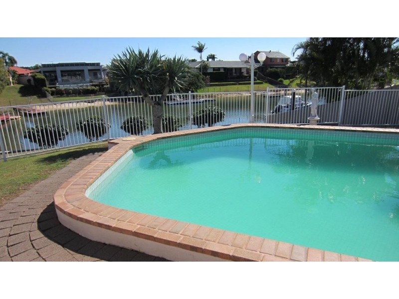 6 Montrose Court, Benowa Waters QLD 4217