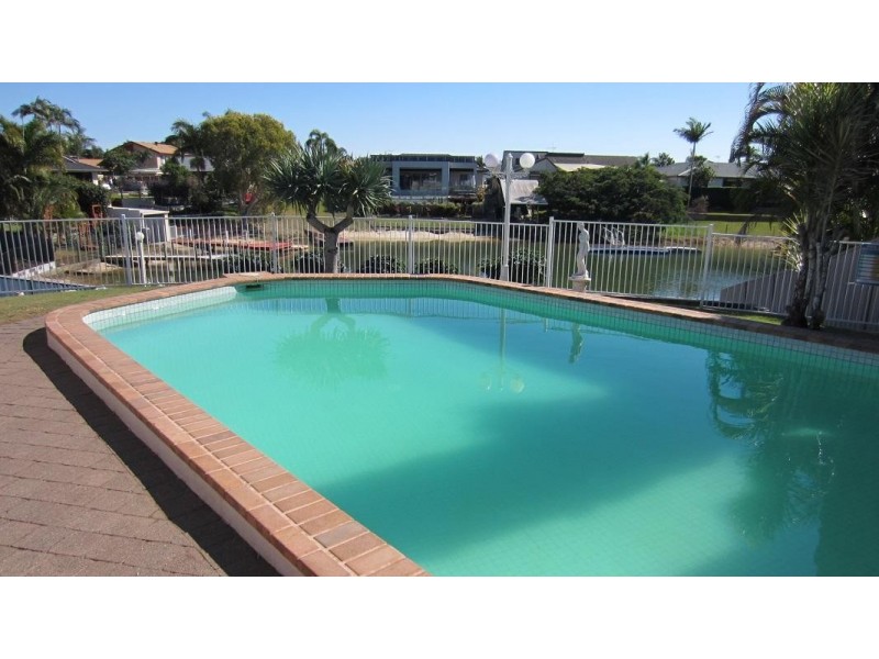 6 Montrose Court, Benowa Waters QLD 4217