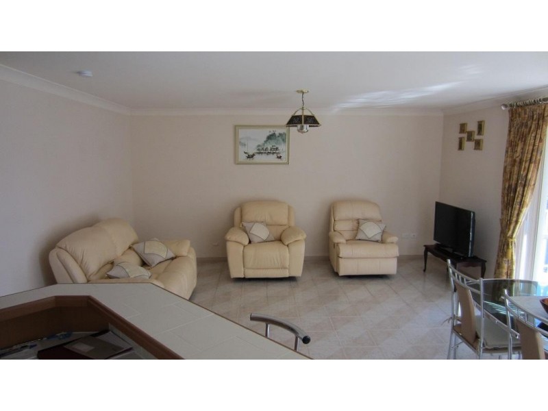 6 Montrose Court, Benowa Waters QLD 4217