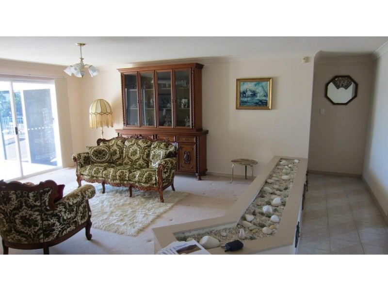 6 Montrose Court, Benowa Waters QLD 4217