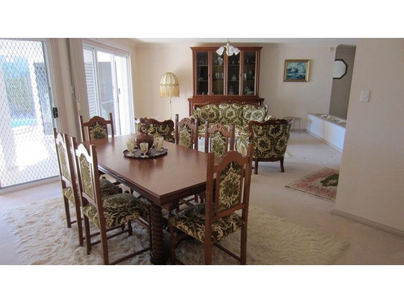 6 Montrose Court, Benowa Waters QLD 4217