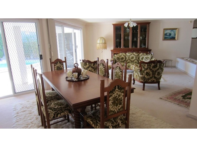 6 Montrose Court, Benowa Waters QLD 4217