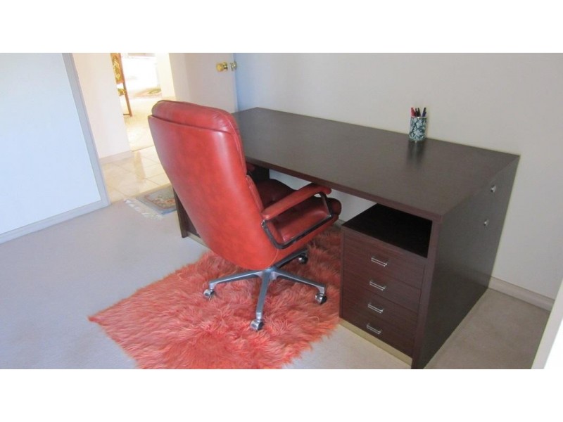 6 Montrose Court, Benowa Waters QLD 4217