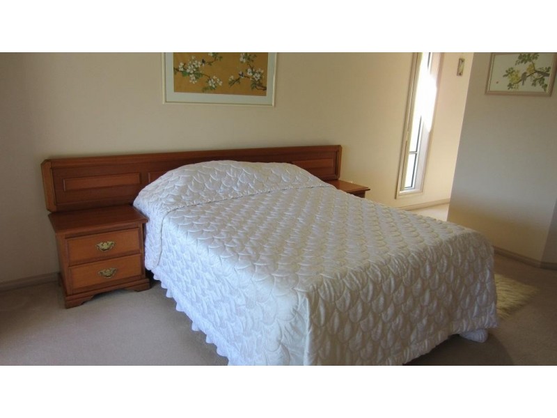 6 Montrose Court, Benowa Waters QLD 4217