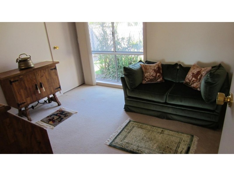 6 Montrose Court, Benowa Waters QLD 4217