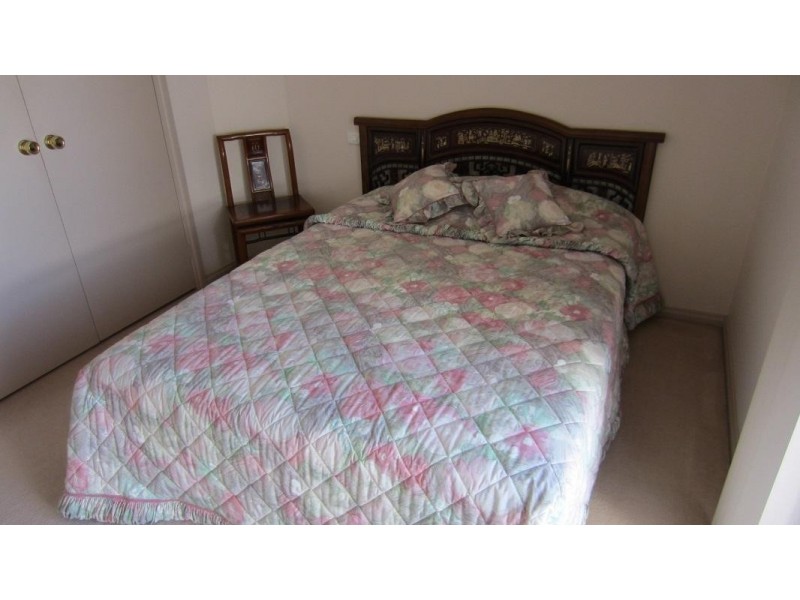 6 Montrose Court, Benowa Waters QLD 4217