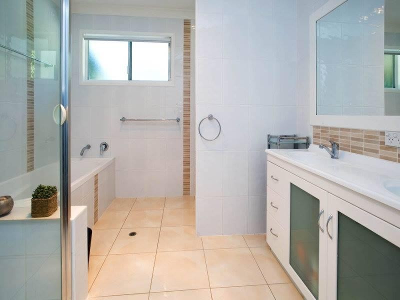 9 Beeka Street, Labrador QLD 4215