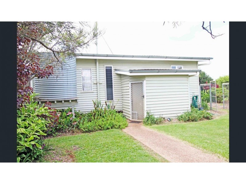 27 Loder Street, Atherton QLD 4883