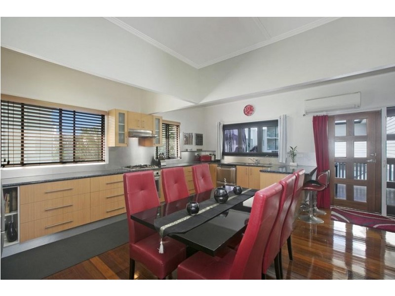 1/99 Riding Road, Hawthorne QLD 4171