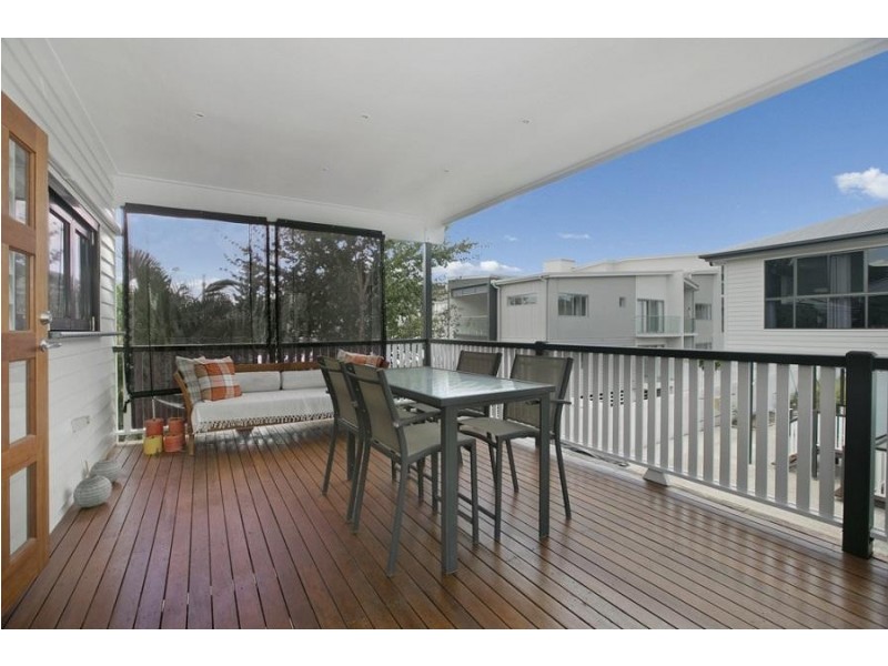 1/99 Riding Road, Hawthorne QLD 4171
