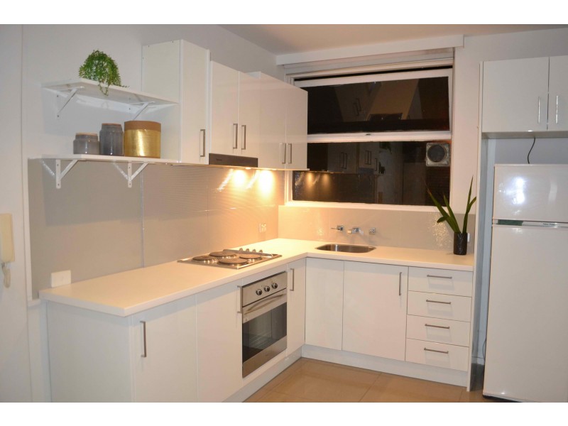 13/55 Barkly Street, St Kilda VIC 3182
