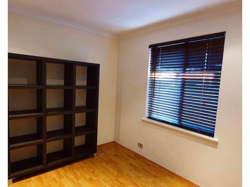 27 Hines Road, Hilton WA 6163